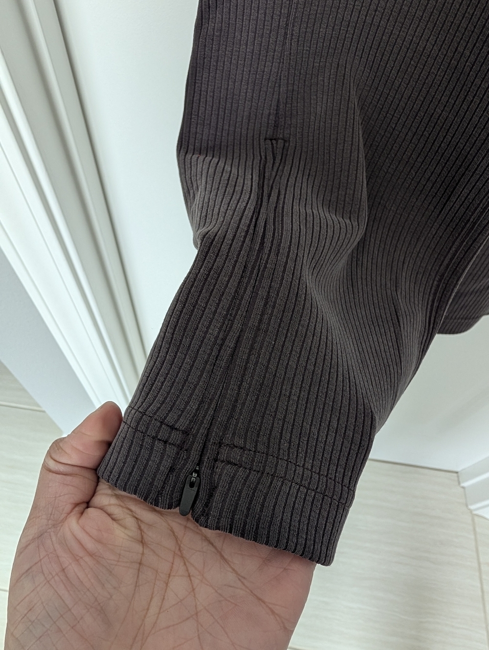 Lululemon Softstreme Ribbed Cropped Pants - Picture 8 of 9